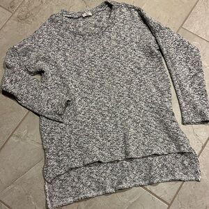 Oversized loose fit high low hem sweater black & white thick EGY